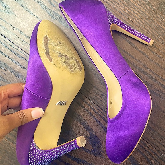 Pumps - Picture 2 of 3